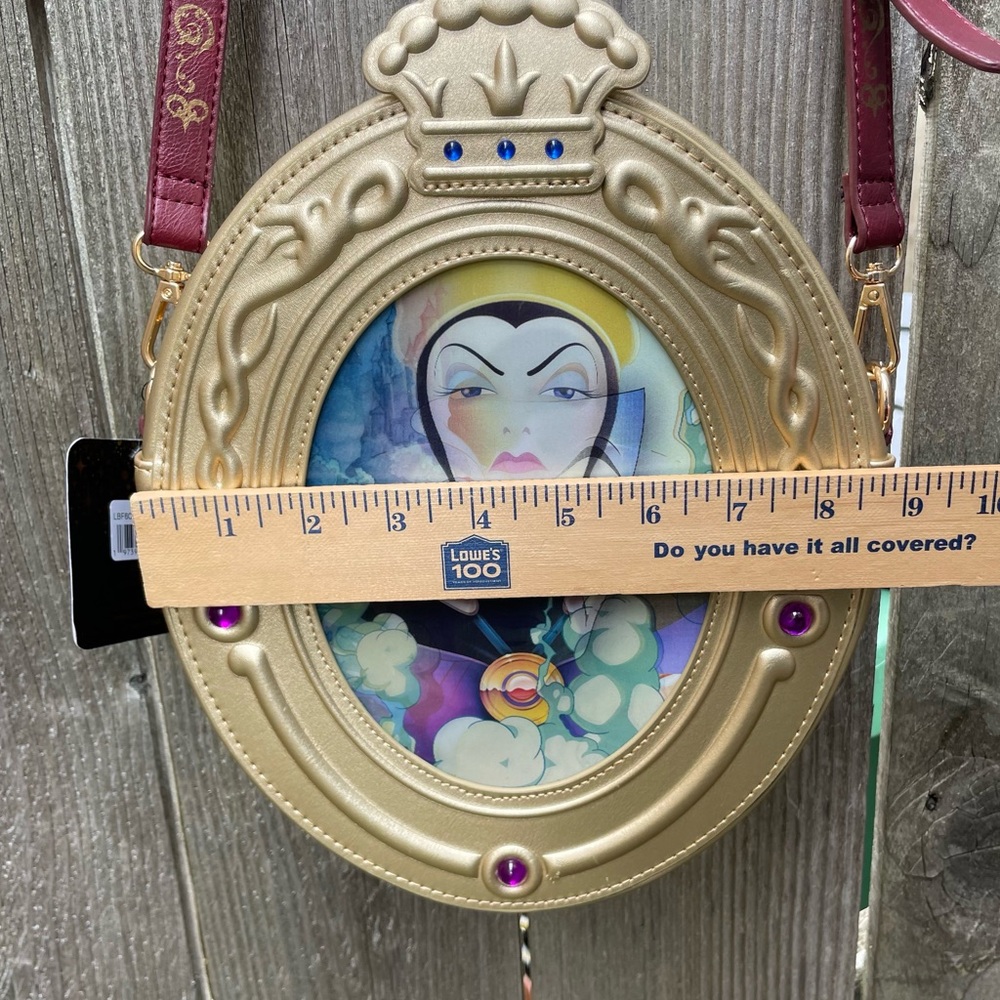 Disney Snow White Magic Mirror Crossbody Purse - 3-Way Lenticular Effect - Picture 9 of 16